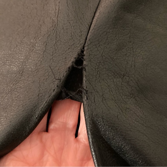 BCBG MAXAZRIA BLACK VEGAN LEATHER PENCIL SKIRT SZ MEDIUM—STUNNING! - Picture 8 of 13
